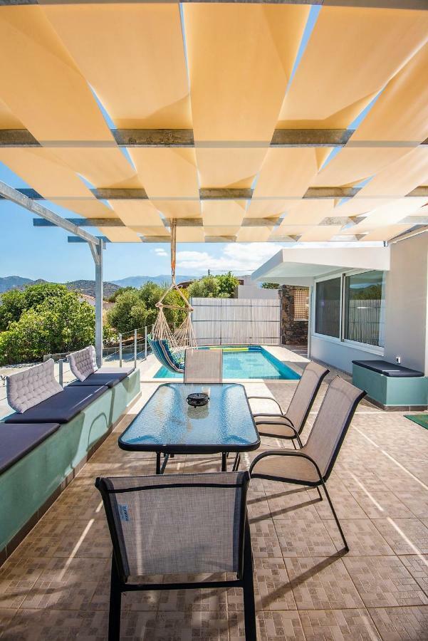 Dafni Villa *
